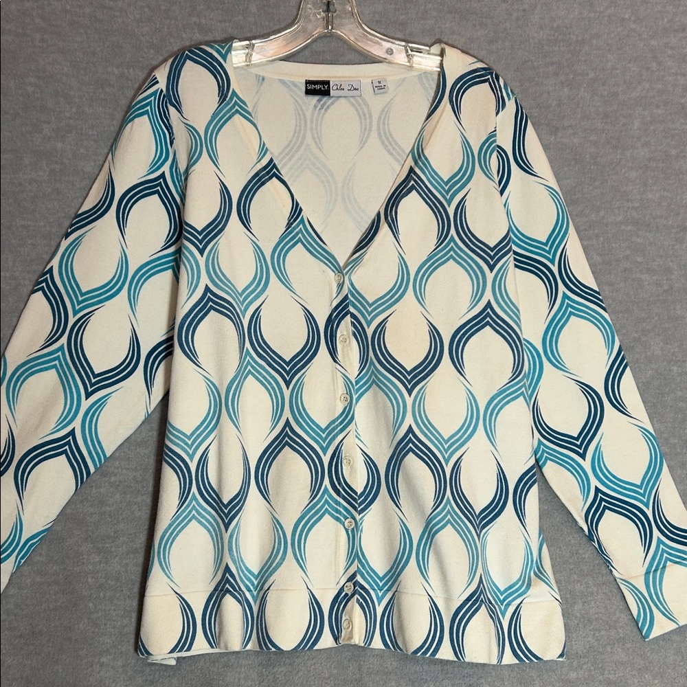 SIMPLY CHLOE DAO Classic Abstract Design V Neck Cardigan with Marble Buttons